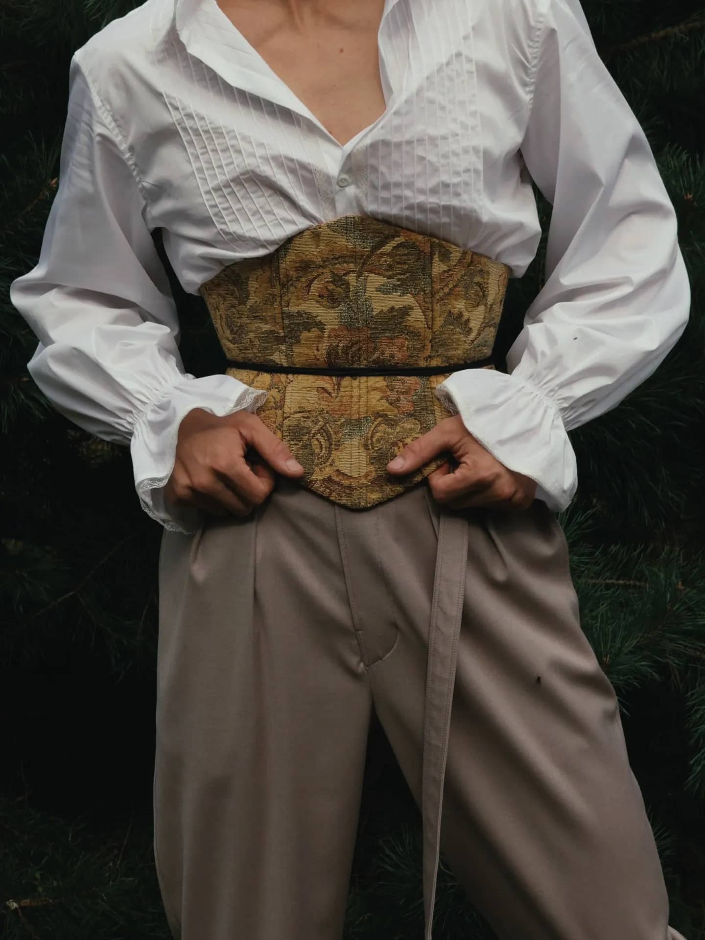 CORSET TAPESTRY
