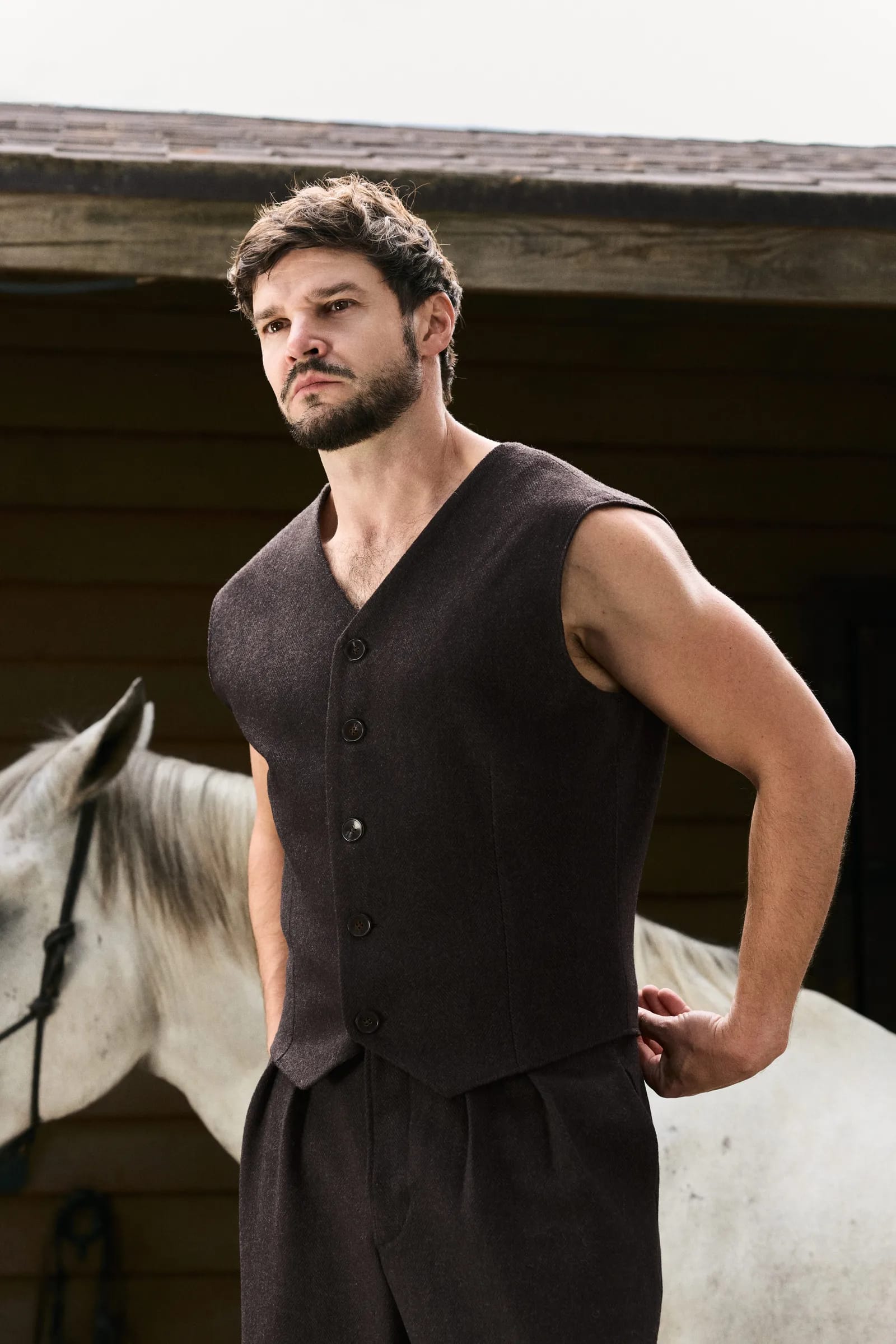 WOOLEN VEST, DARK COCOA